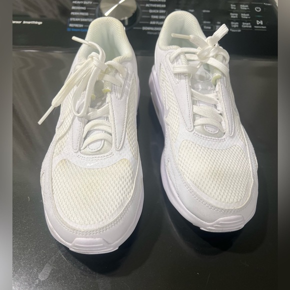 Nike Classic White Athletic Shoes - Picture 3 of 6